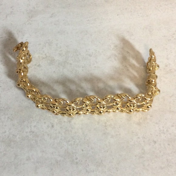 Ornate bright shiny gold 1” bracelet - Picture 2 of 8